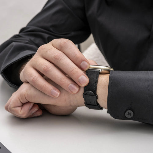 Fitbit Versa 4 Modern Leather Strap (Black)