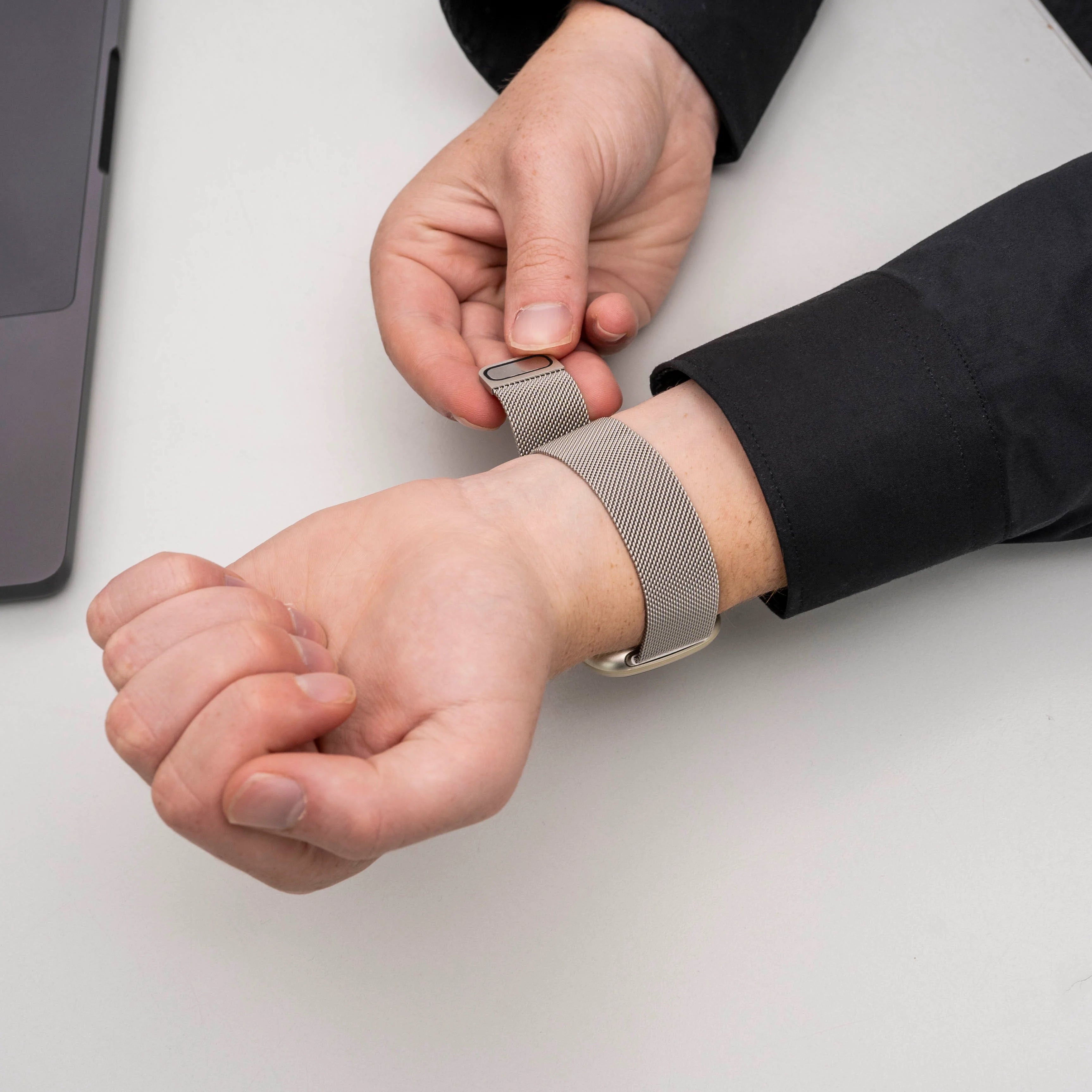 Fitbit Versa 4 Milanese Strap (Starlight)