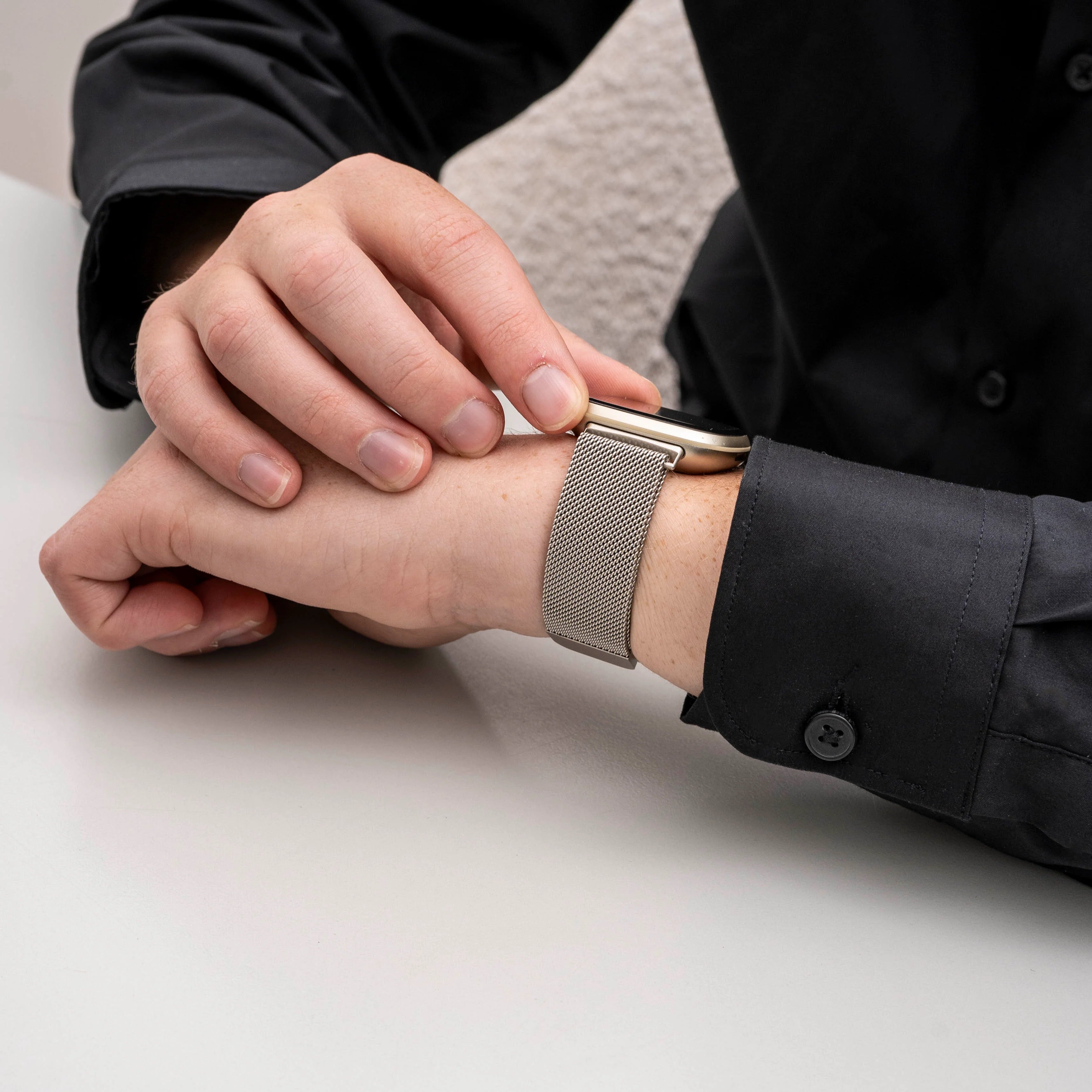 Fitbit Sense 2 Milanese-Armband (Polarstern)