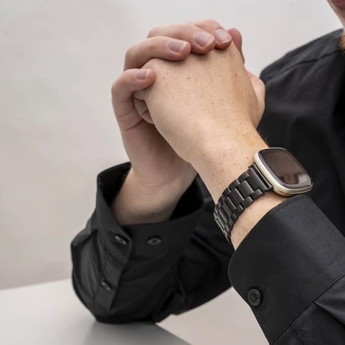 Fitbit Sense Gliederarmband (Schwarz)
