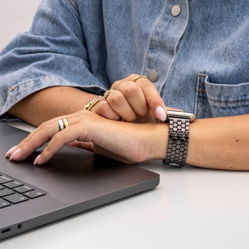 Fitbit Versa 3 Stahl-Fischarmband (Schwarz)