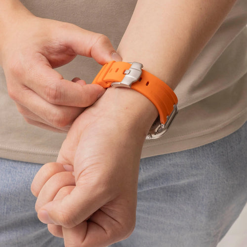 Apple Watch Luxus Liquid Silikonarmband (Orange mit Silber)