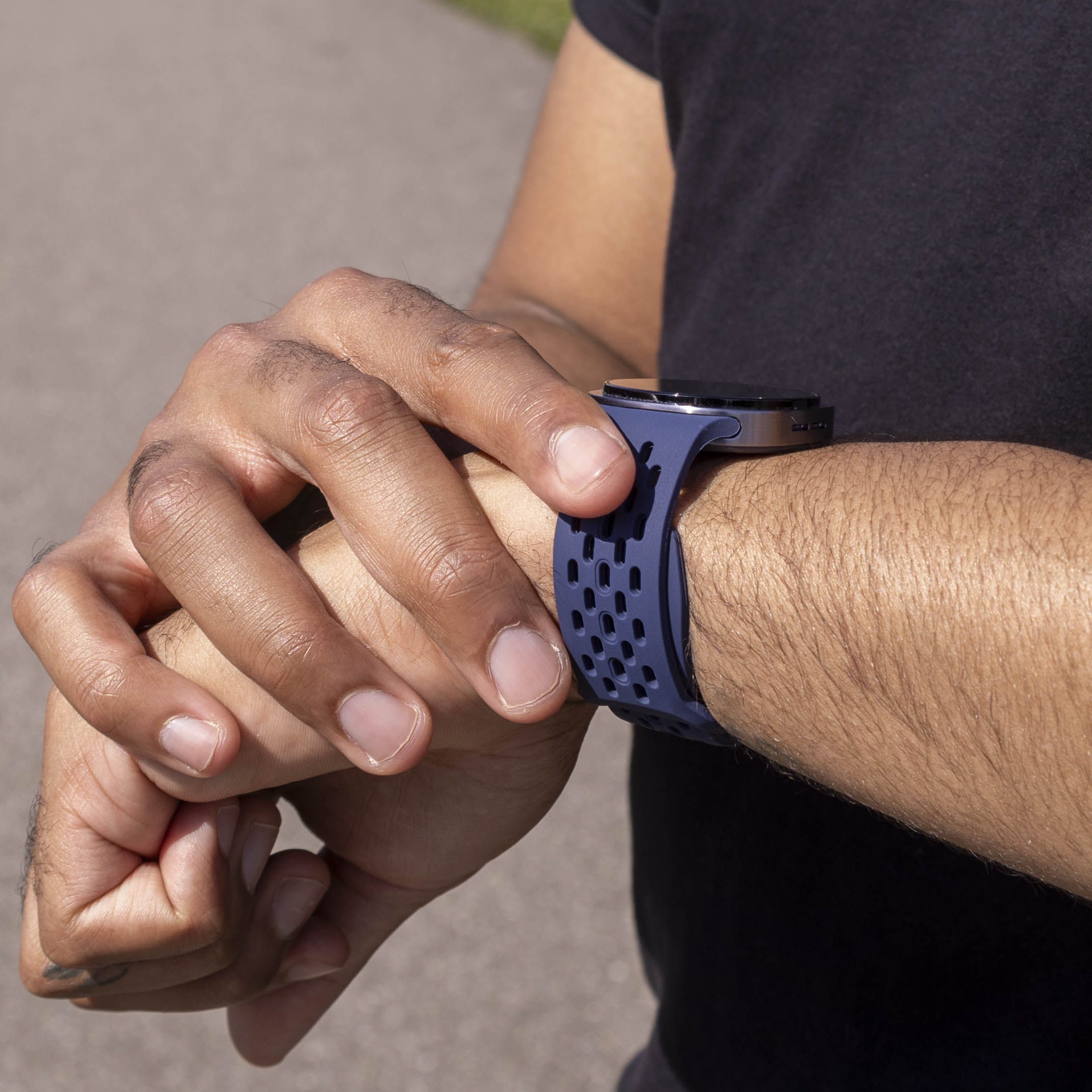 Samsung Galaxy Watch 8 - 40mm Silikonarmband mit Löchern (Dunkel Blau)