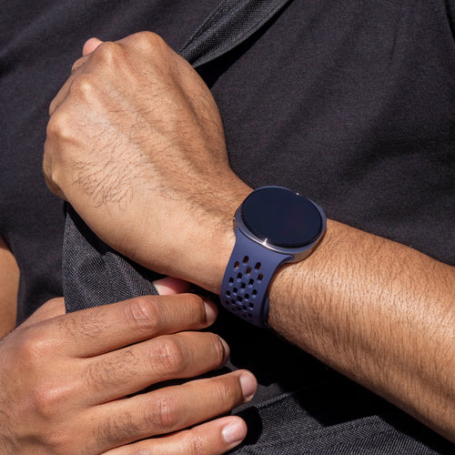 Samsung Galaxy Watch 8 Classic Silikonarmband mit Löchern (Dunkel Blau)