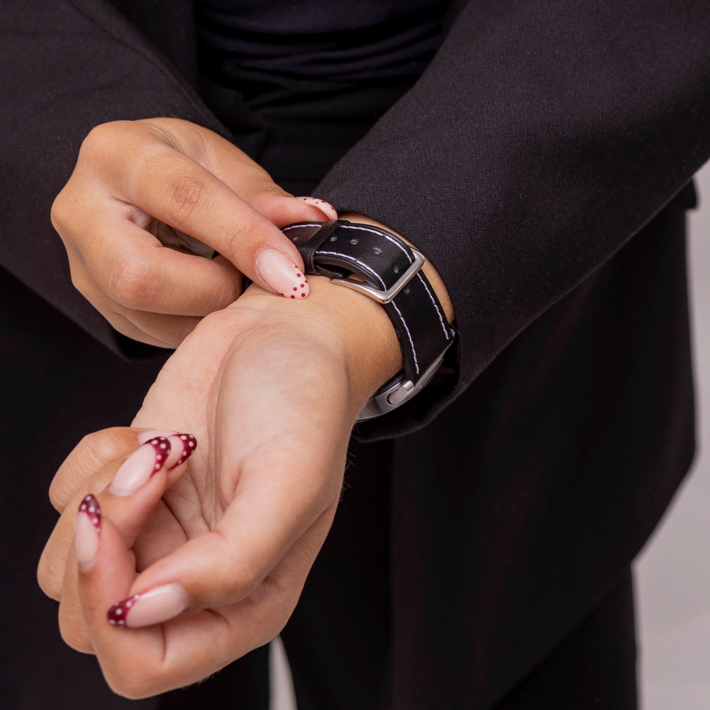 Samsung Galaxy Watch 8 - 44mm Klassisches Lederarmband (Schwarz)