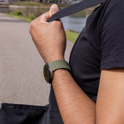 Samsung Galaxy Watch 8 Classic Wave Silikonarmband (Olivgrün)