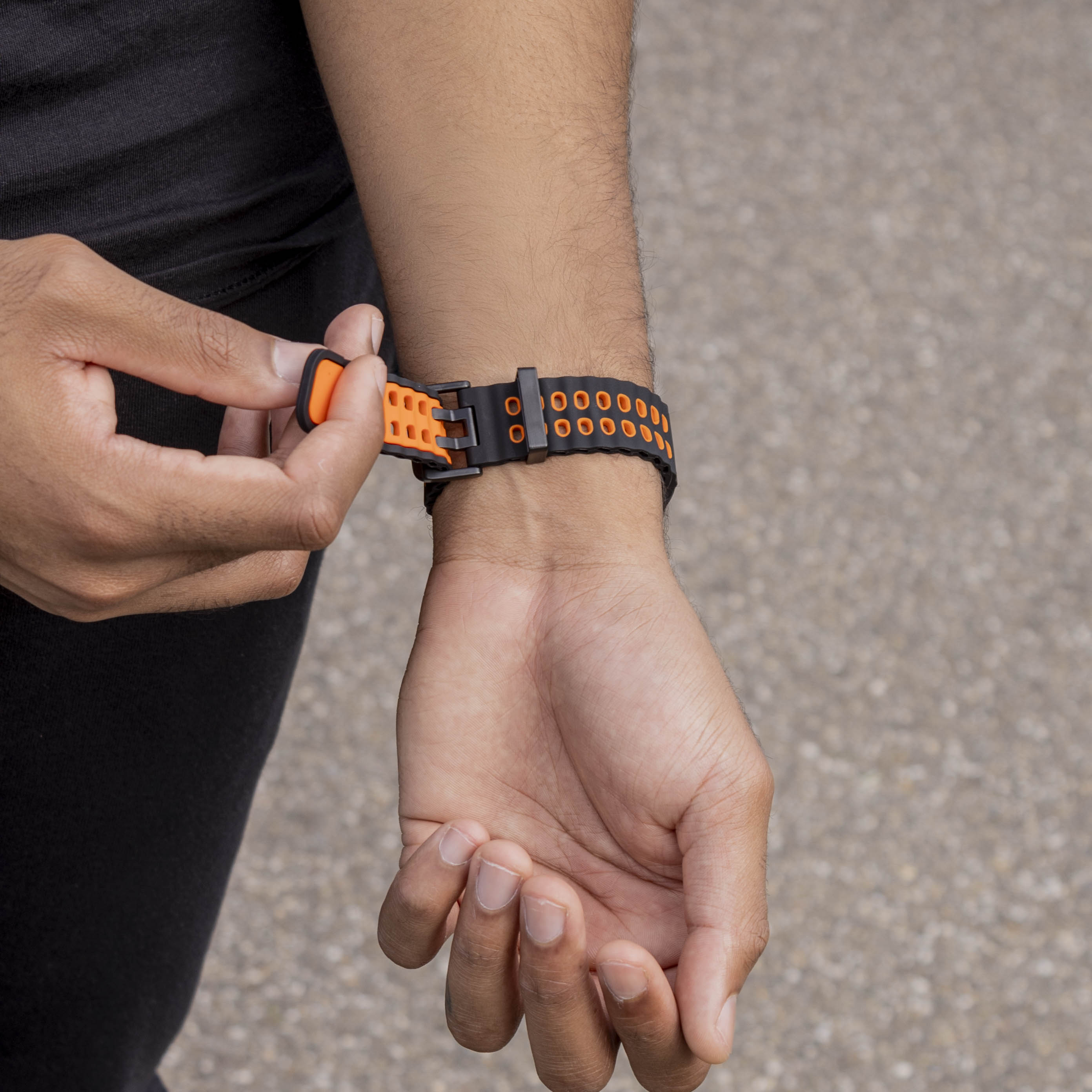 Samsung Galaxy Watch 8 - 44mm Ocean Armband (Schwarz/Orange)