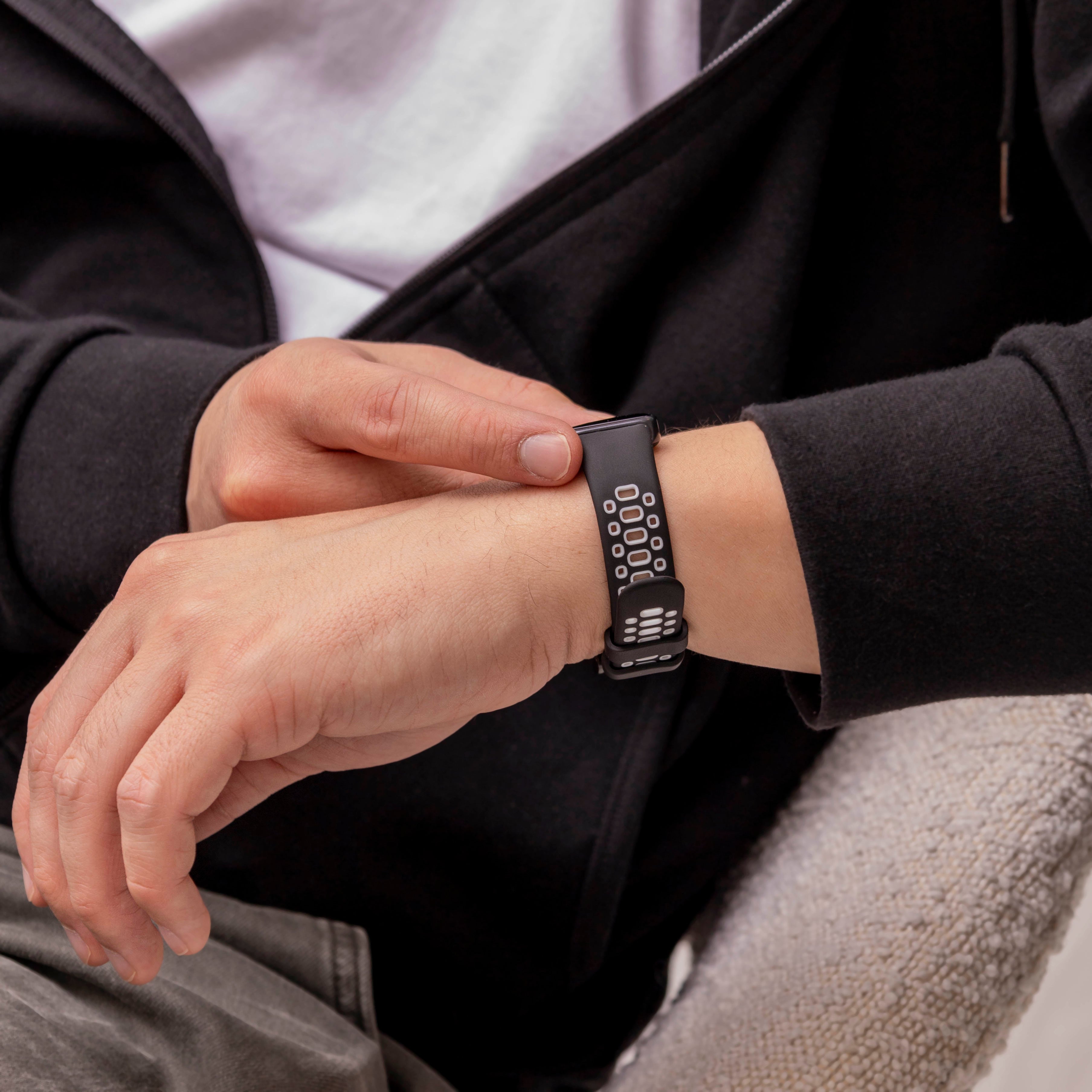 Huawei Band 8 atmungsaktives Silikonarmband (Schwarz/Weiß)