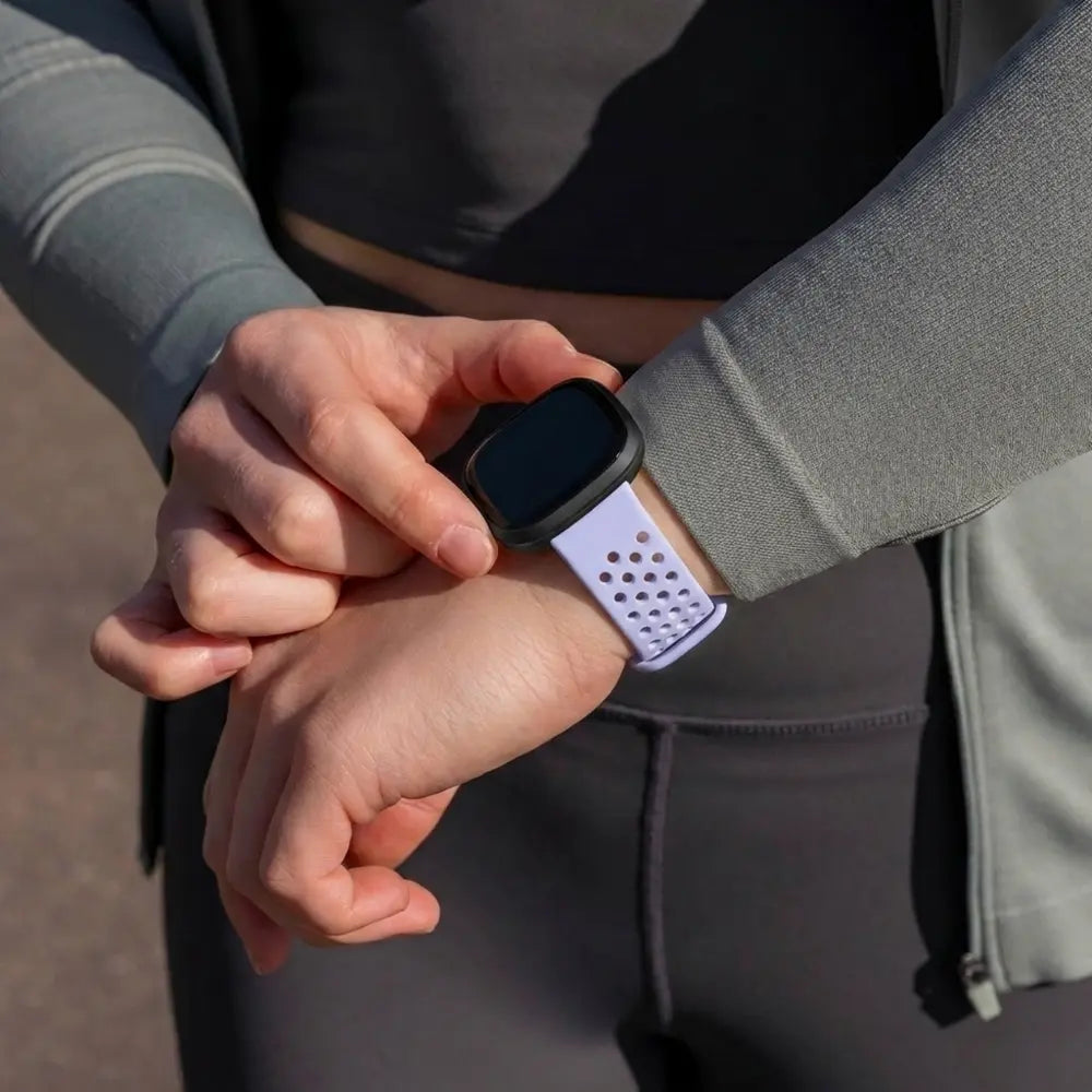 Bandz Fitbit Versa 4 Sport Strap 'Sport Air' (Lila)