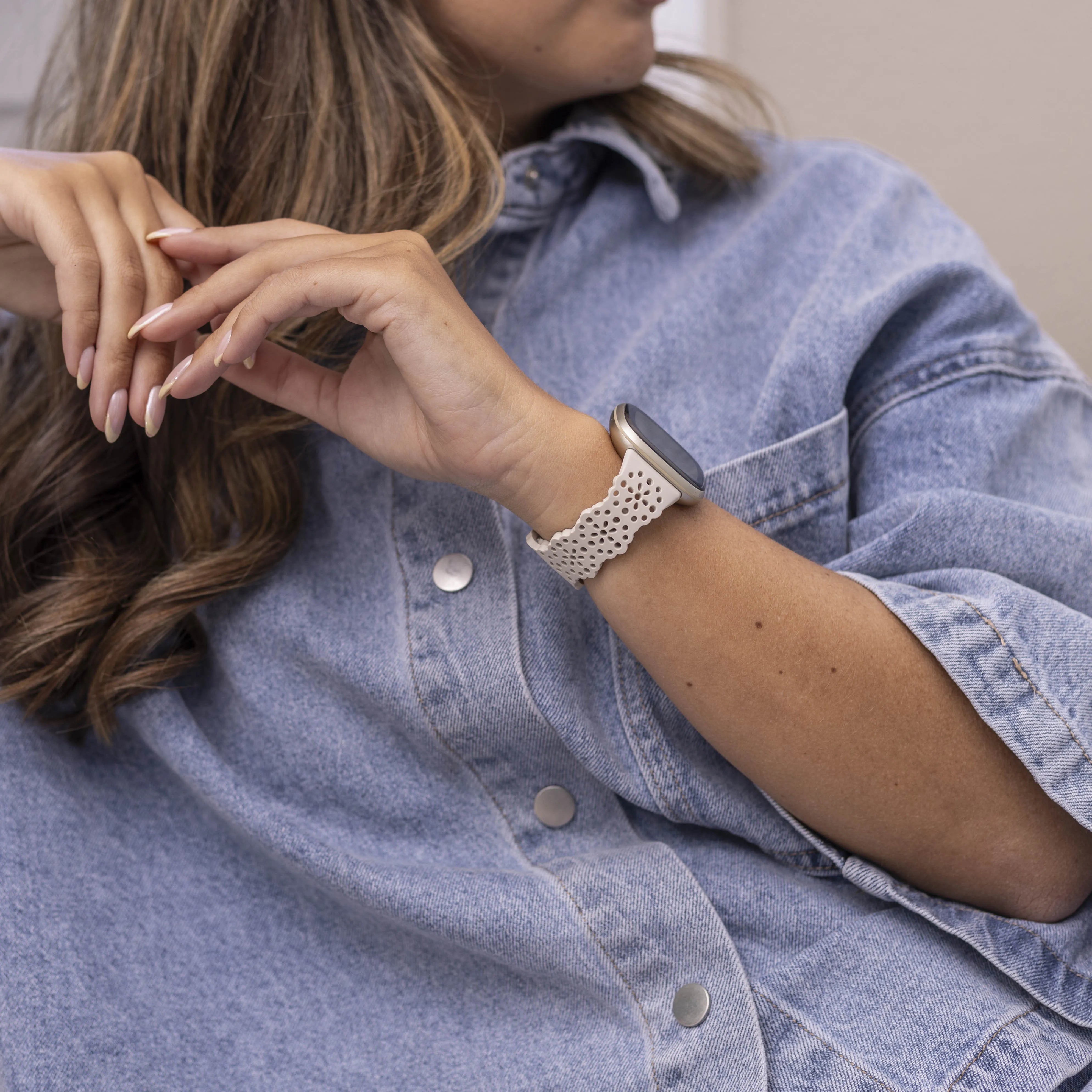 Fitbit Versa 3 Silikonarmband mit Muster (Rosa sand)