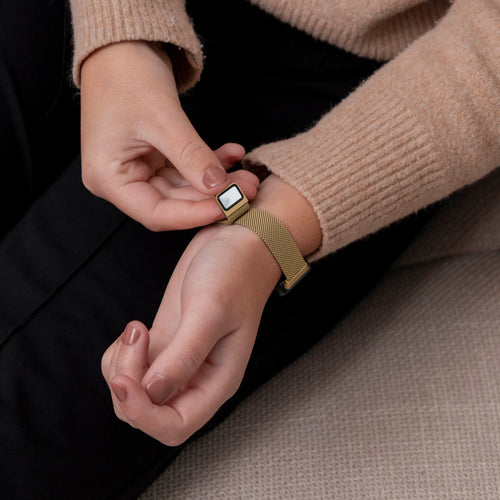 Milanese Strap, gold, lifestyle photo