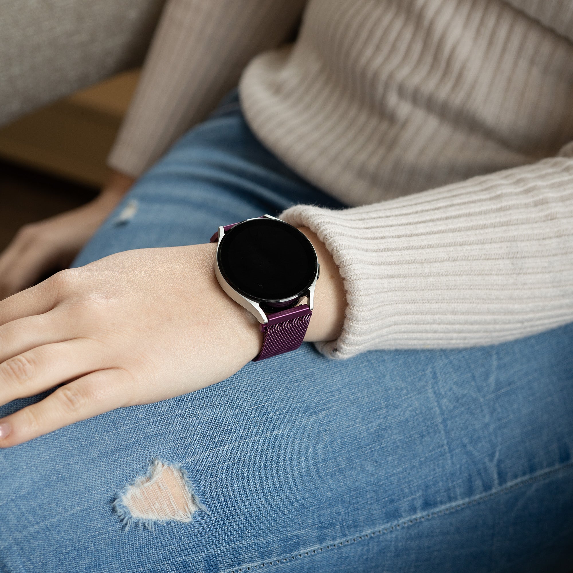 Samsung Galaxy Watch 7 - 44mm Milanese Strap (Purple)