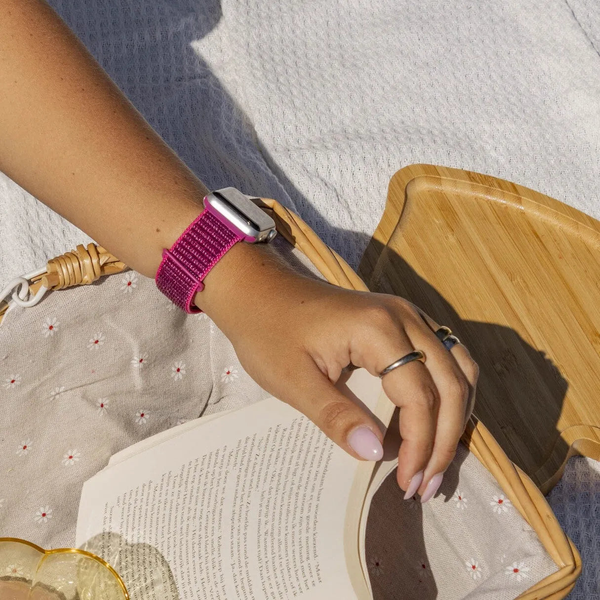 xoxo Wildhearts Apple Watch Nylonarmband (Drachenfrucht)