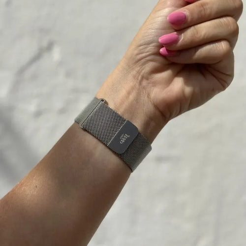 xoxo Wildhearts Polar Grit X Milanese Strap (Silver)