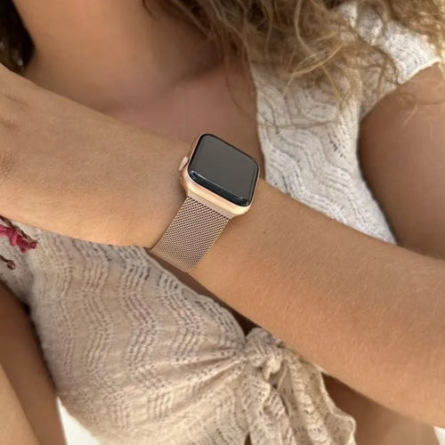 Milanese Strap, rose gold, lifestyle photo