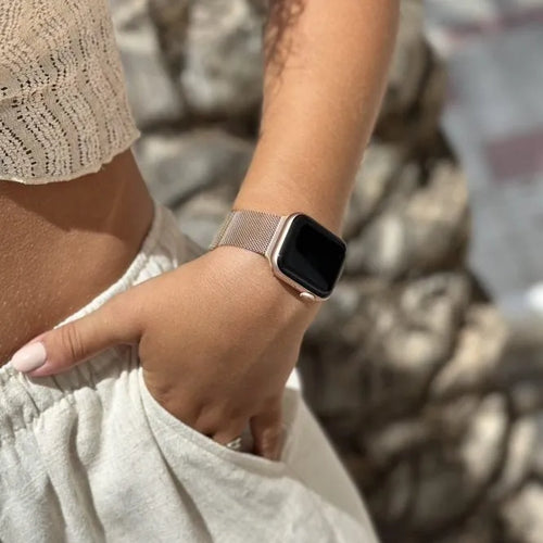 Milanese Strap, rose gold, lifestyle photo