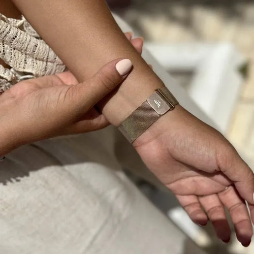 Milanese Strap, rose gold, lifestyle photo