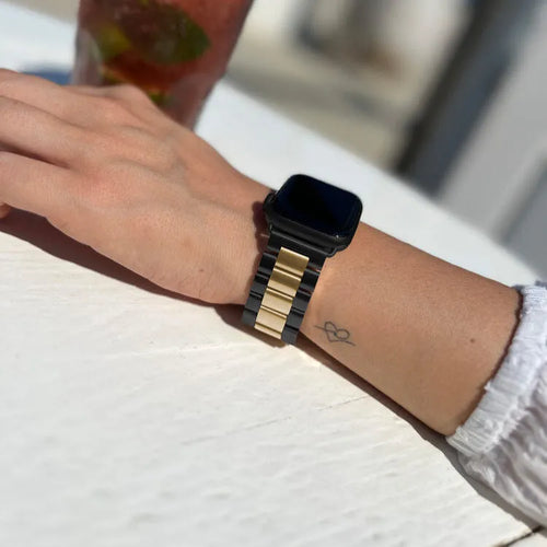 Steel Strap, black/gold, lifestyle photo