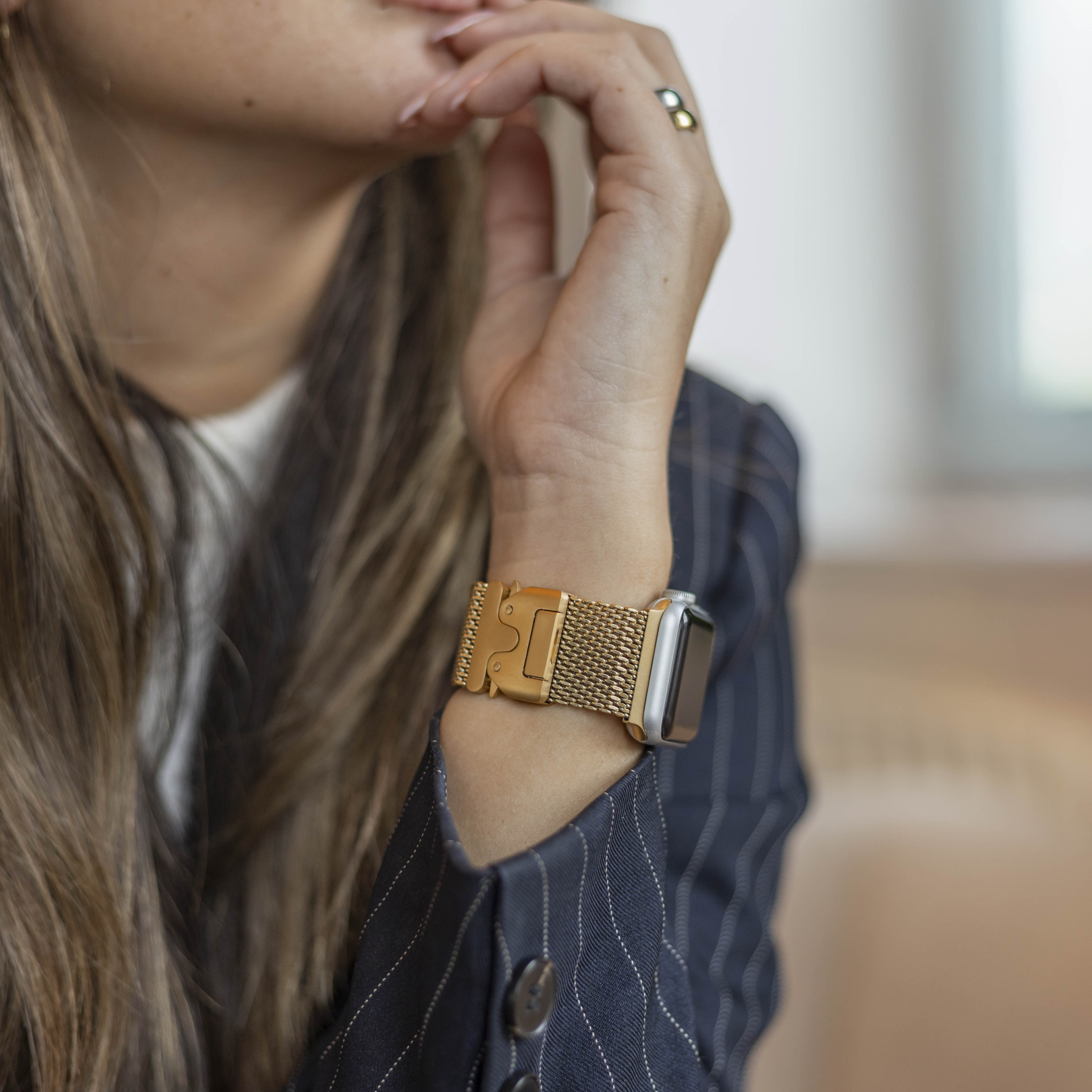 Bandz Apple Watch Ultra Milanese Loop Strap P-Buckle (Gold)