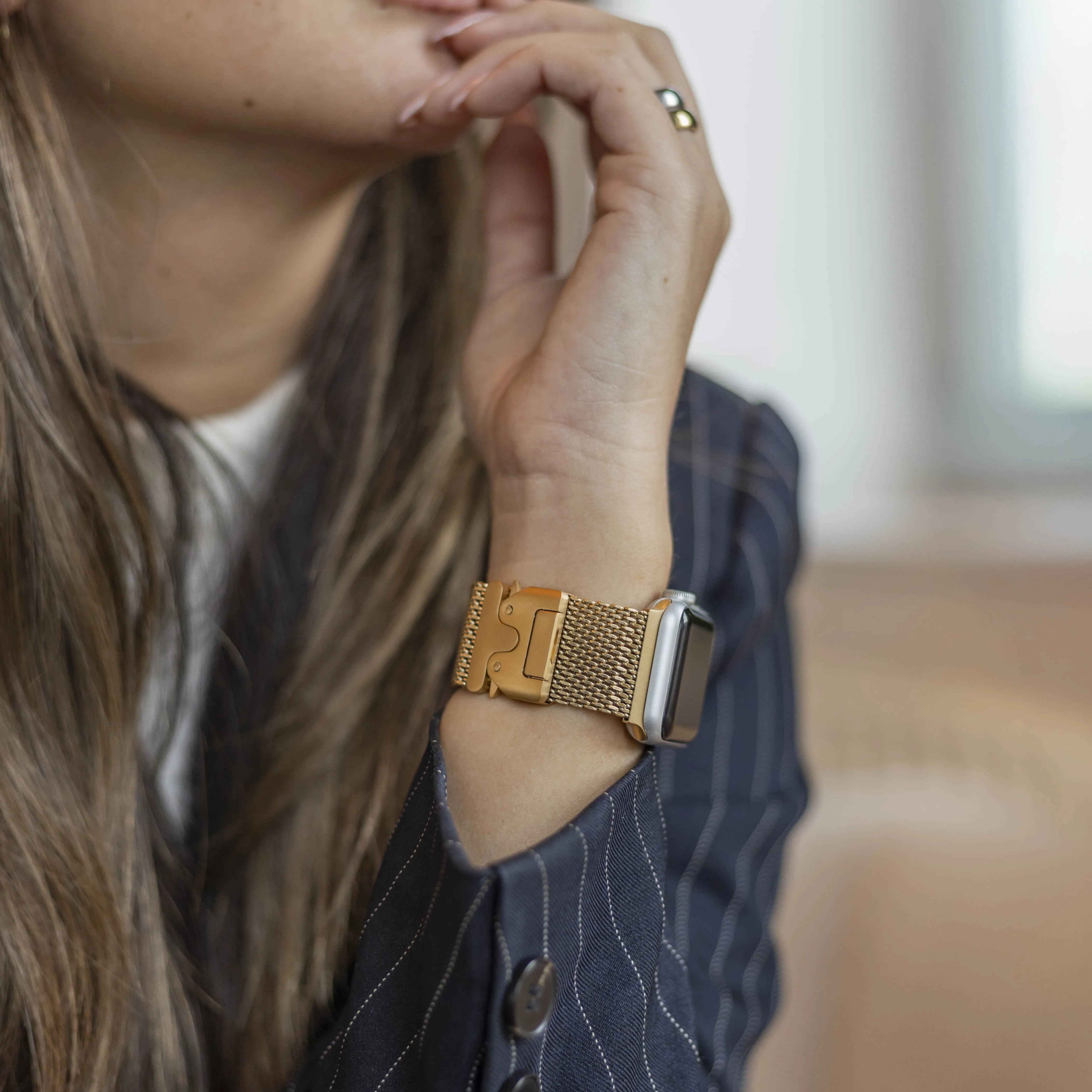 Bandz Apple Watch Milanese Loop Band mit P-Schnalle (Gold)