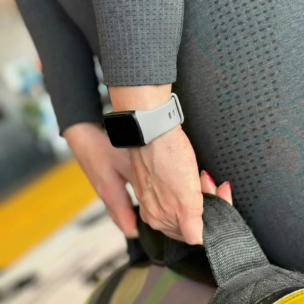 Fitbit Charge 5 Silikonarmband (Grau)