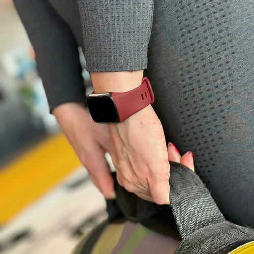 Fitbit Charge 5 Silikonarmband (Rot)
