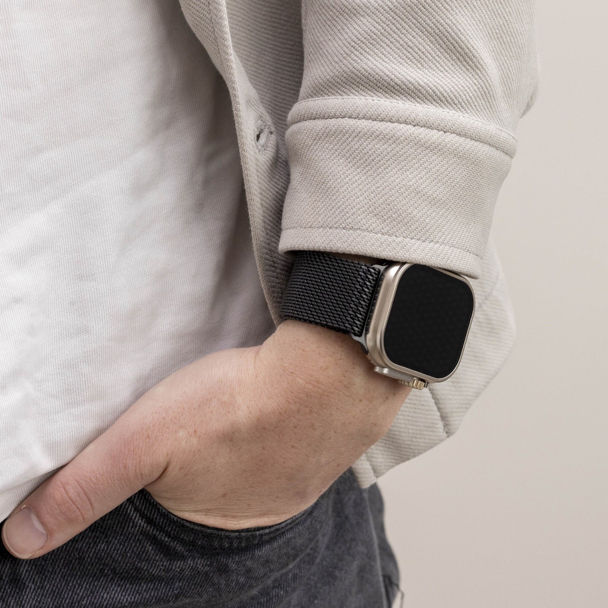 Apple Watch Ultra Titan Milanese Armband (Schwarz)
