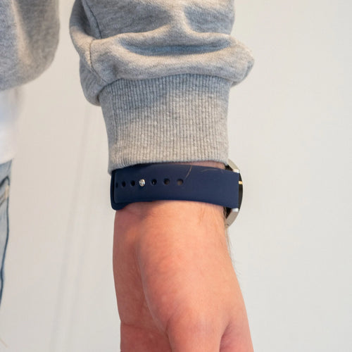 Silicone Sport Strap 'Deluxe', dark blue, lifestyle photo