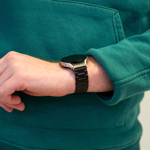 Steel Strap 'Classic', black, lifestyle photo