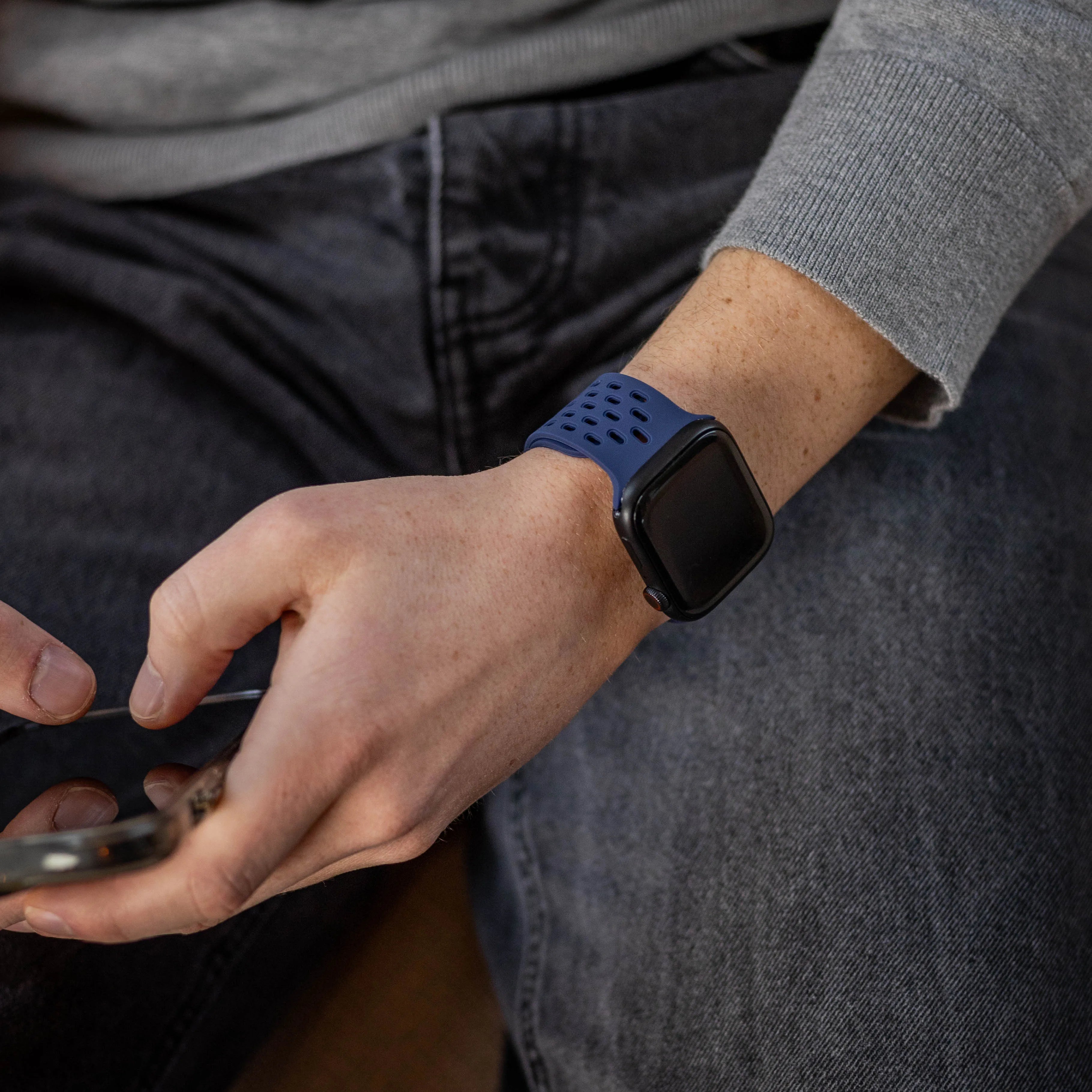 Apple Watch Silikonarmband mit P-Schnalle (Dunkelblau)
