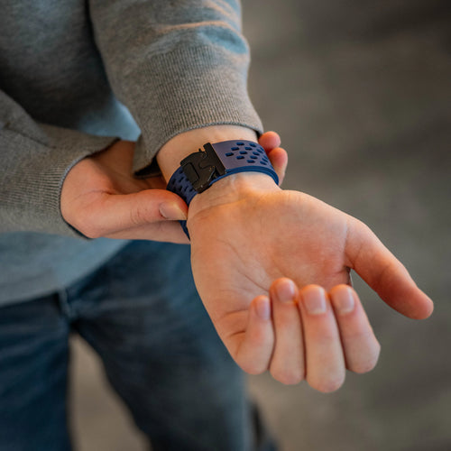 Silicone Strap 'Air' P-Buckle, dark blue, lifestyle photo
