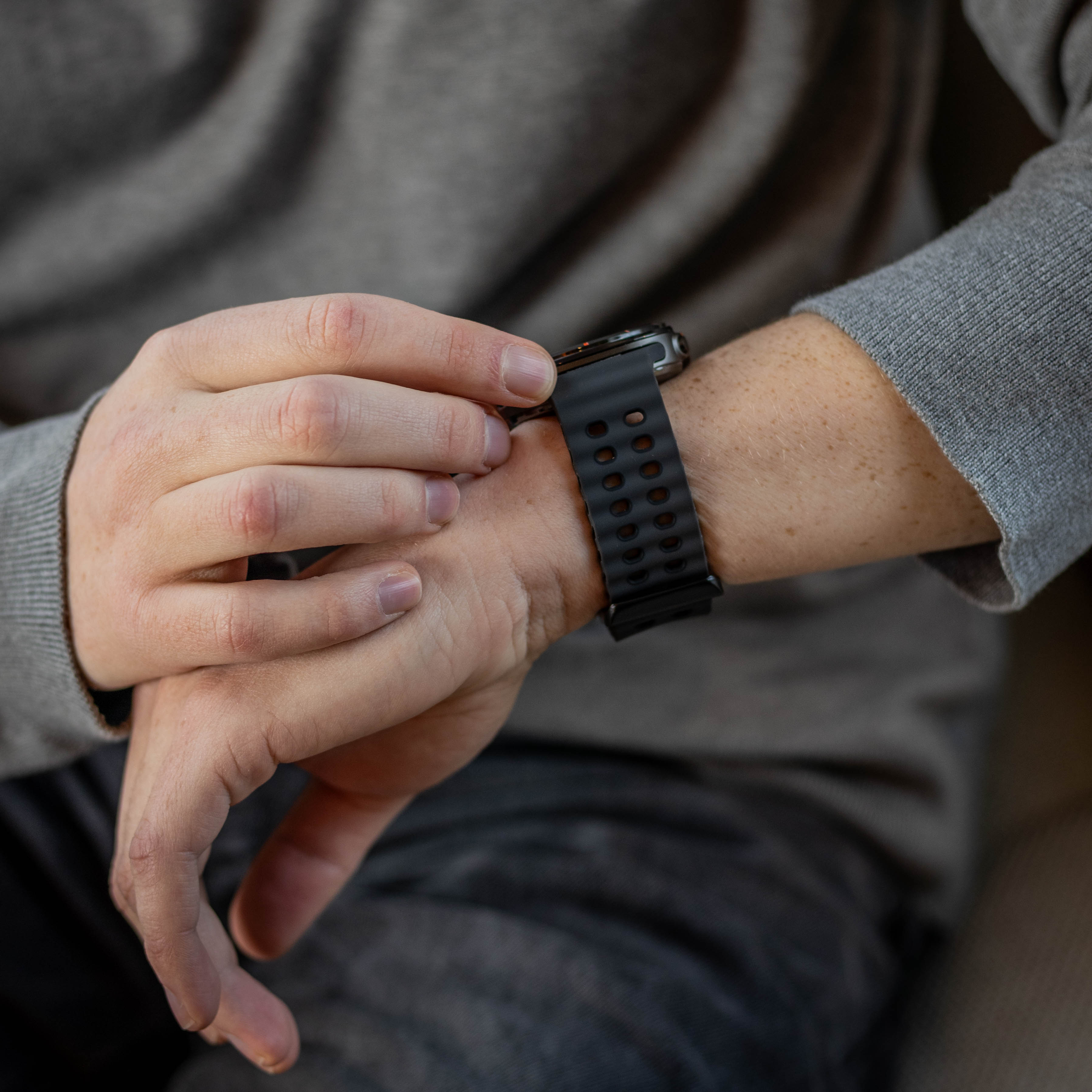 Samsung Galaxy Watch Ultra 2 Wave Silikonarmband Duo (Dunkelgrau/Schwarz)