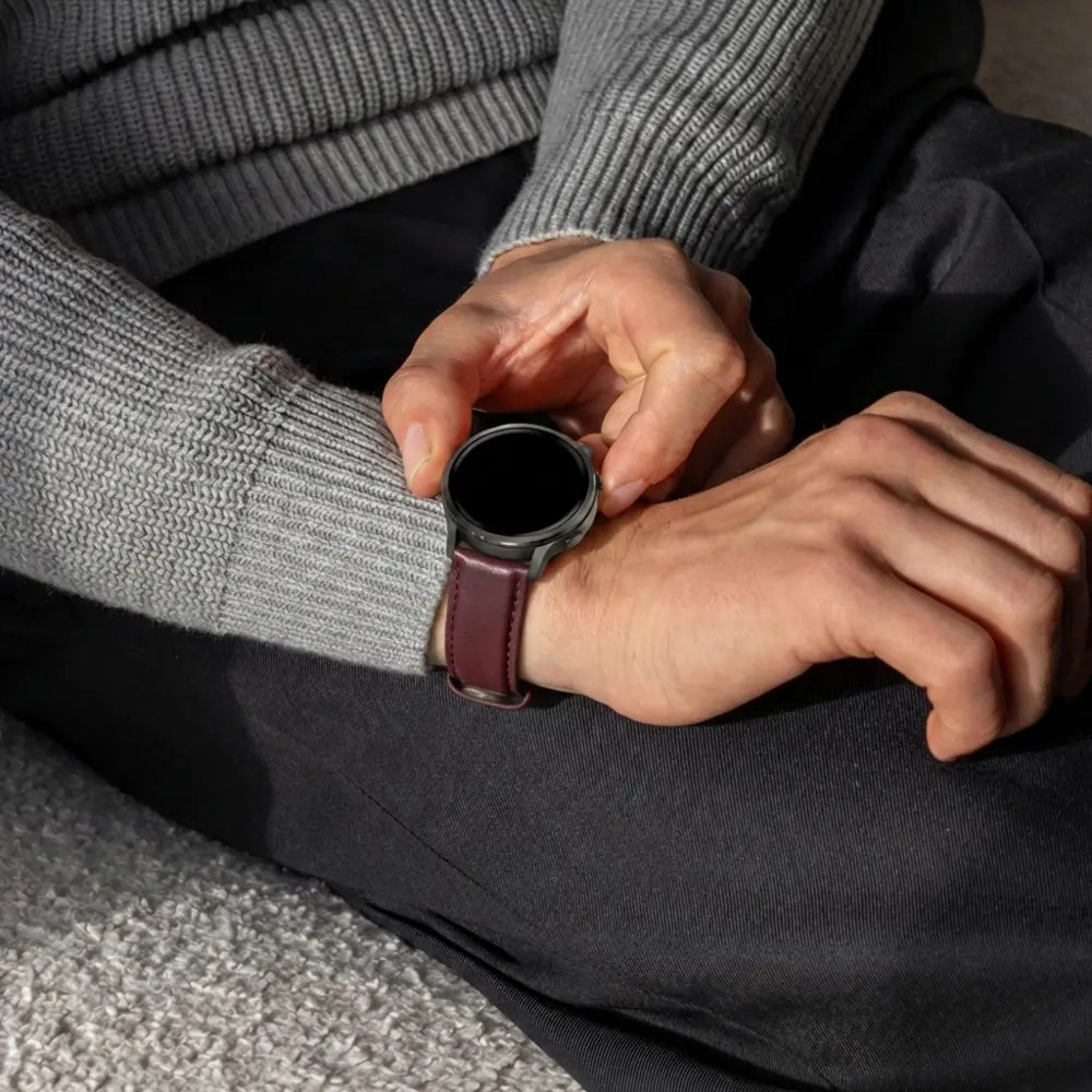 Bandz Garmin Vivoactive 4 Leather Strap 'Classic' (Dark Brown)