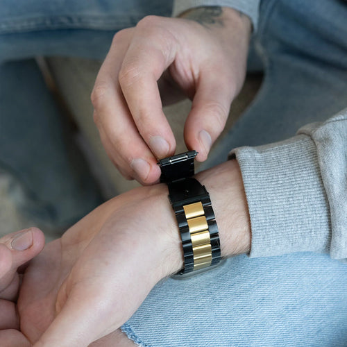 Steel Strap, black/gold, lifestyle photo