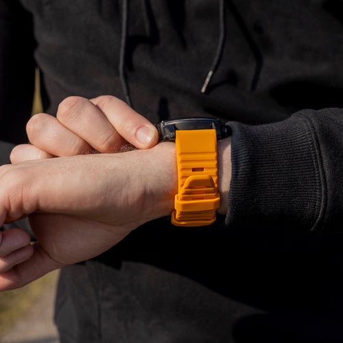 Bandz Garmin Fenix 9 Pro - 51mm Buckled Silicone Strap (Orange)
