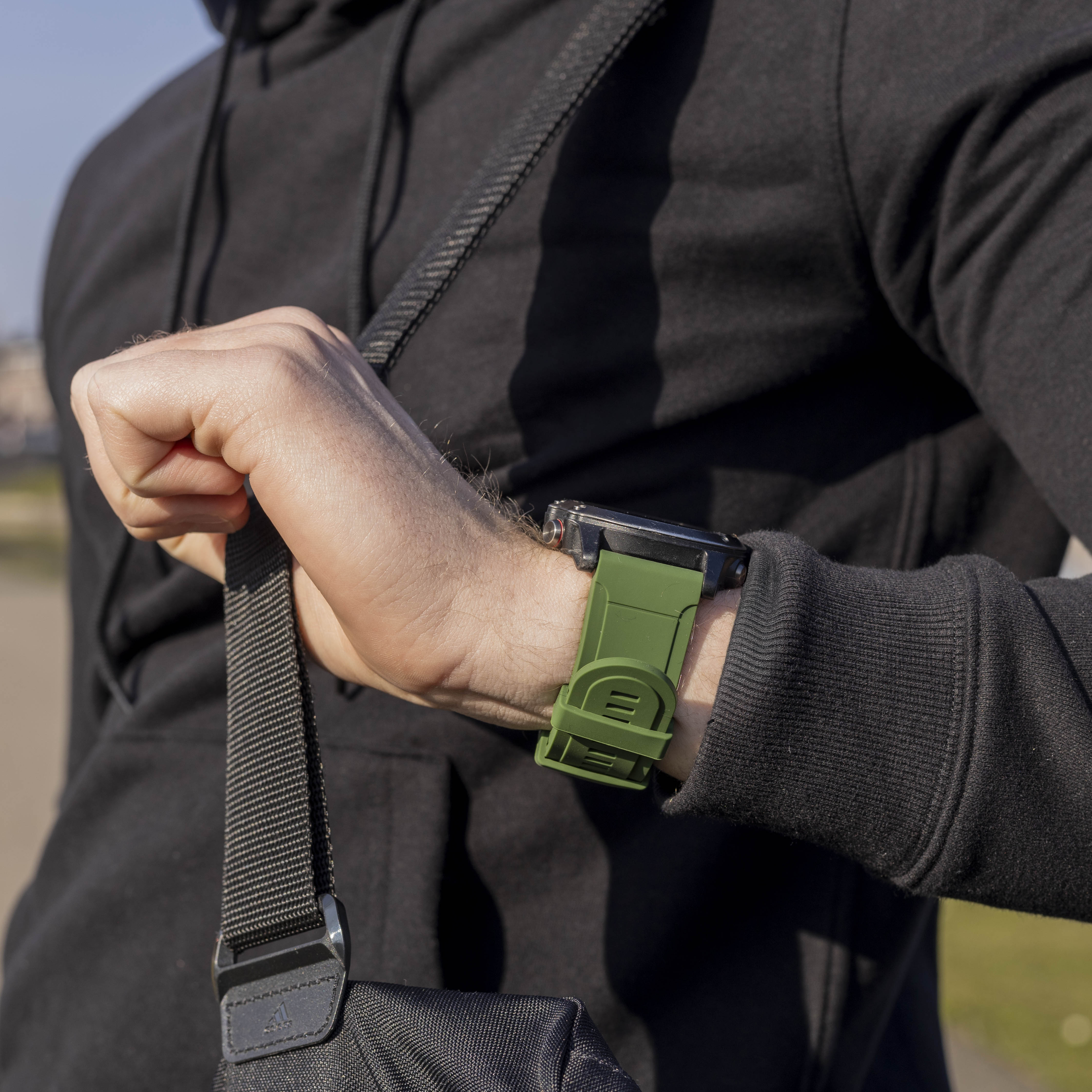 Garmin Fenix 5x/6x glänzendes Silikonarmband (Armeegrün)