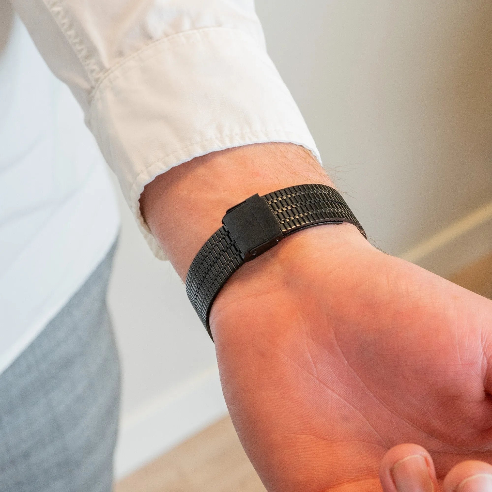 Bandz Coros Apex 4 - 42mm Verstellbares Stahlarmband (Schwarz)