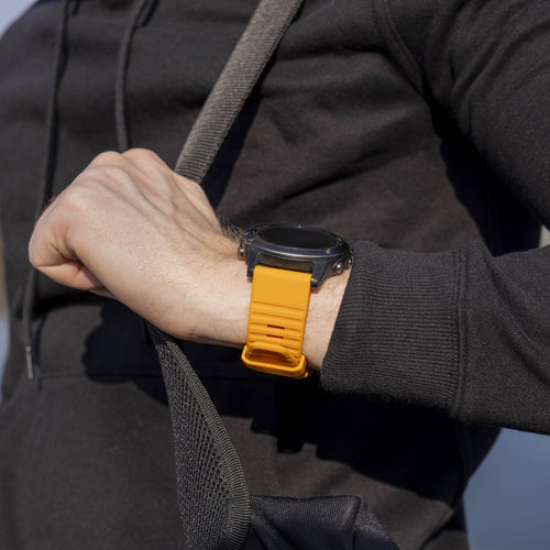 Bandz Garmin Fenix 8 Pro - 51mm Buckled Silicone Strap (Orange)
