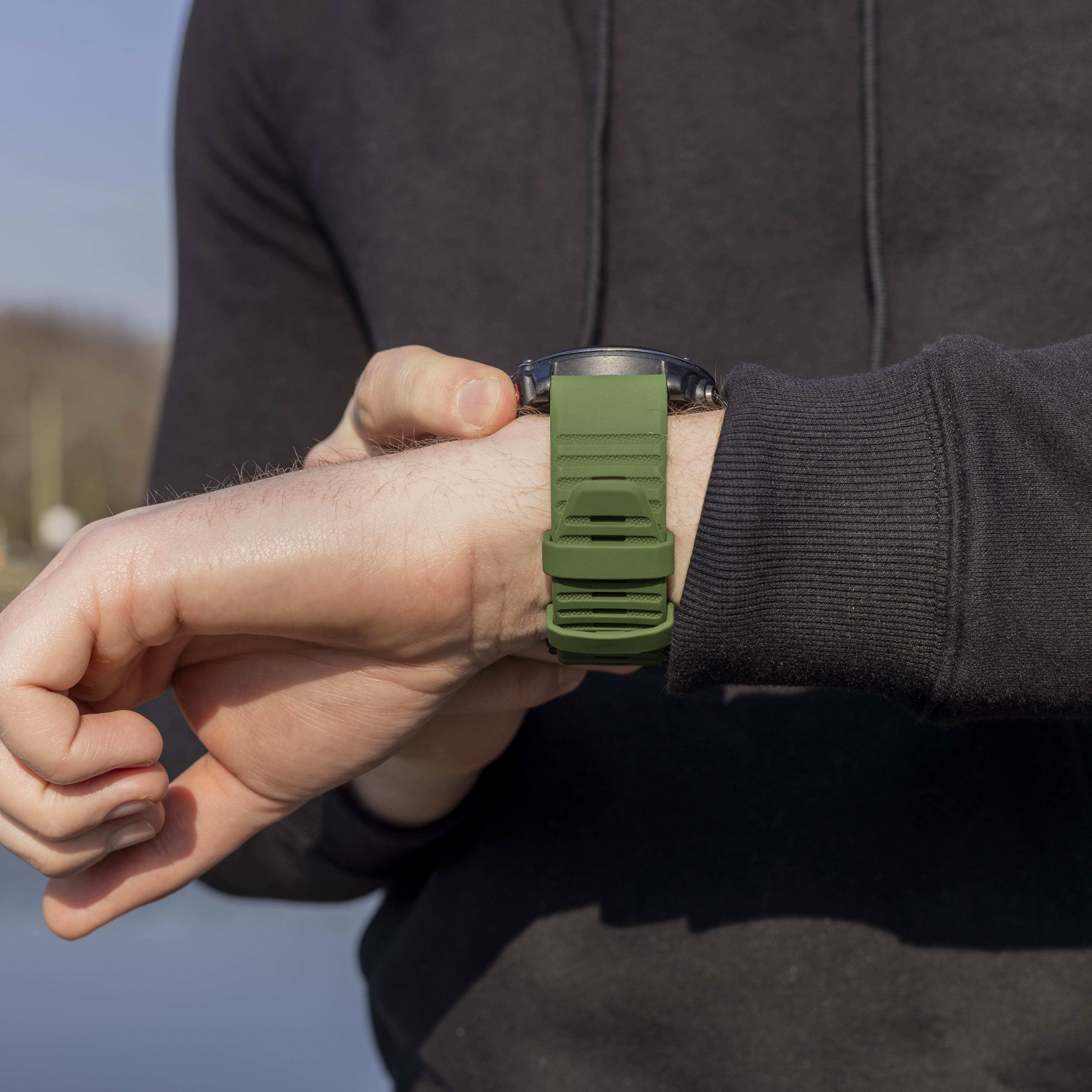 Bandz Garmin Fenix 7x Silikonarmband mit Schnallenverschluss (Dunkelgrün)