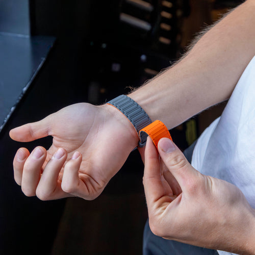 Samsung Galaxy Watch Ultra 2 Magnetisches Silikonarmband (Grau/Orange)
