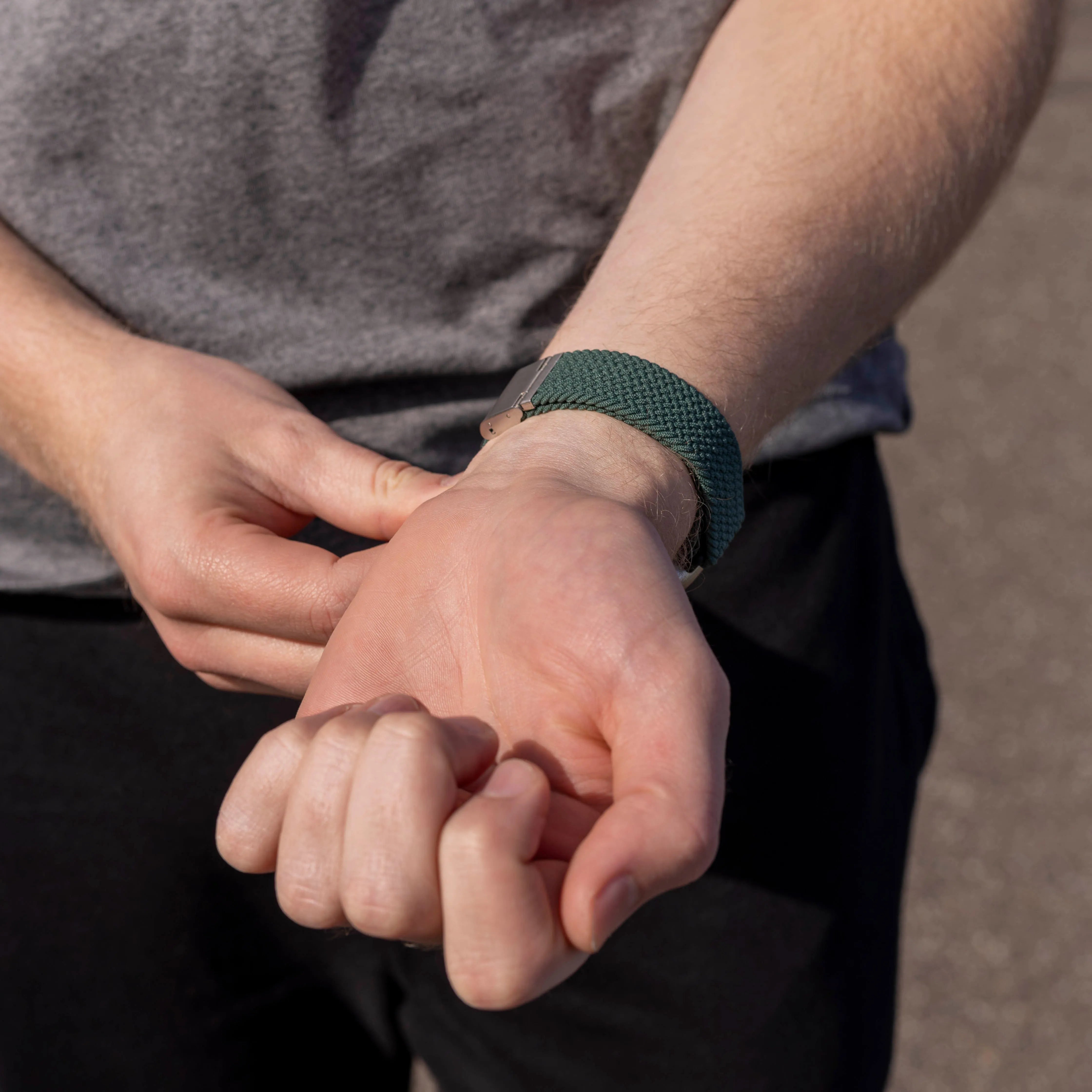 Fitbit Versa 3 verstellbares geflochtenes Armband (Dunkelgrün)