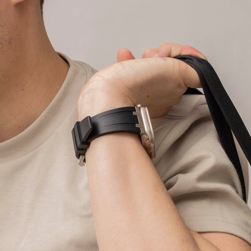Apple Watch Ultra Luxus Liquid Silikonarmband (Schwarz/Silber)
