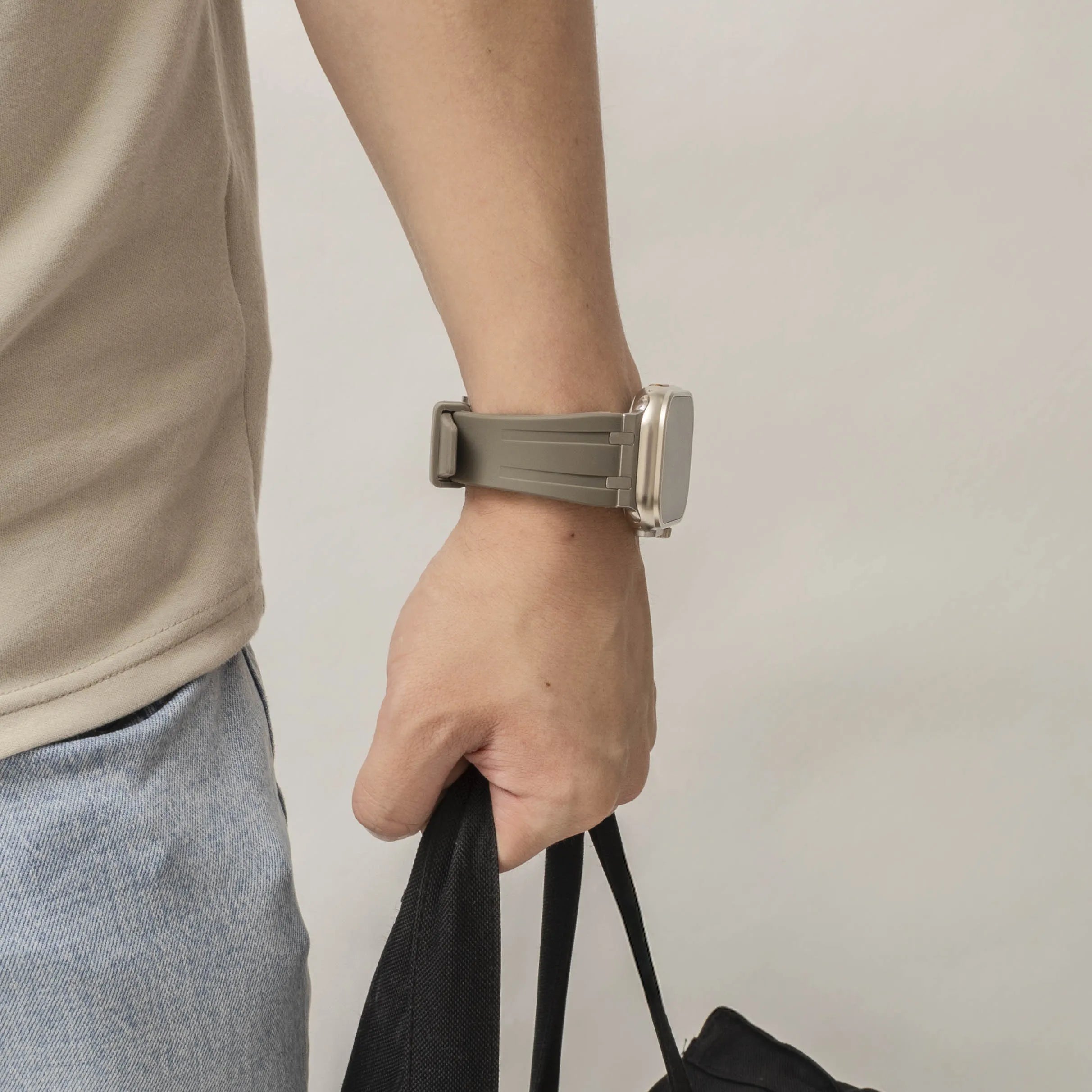 Bandz Apple Watch Silikonarmband 'Luxe Liquid' (Braun mit Titan)