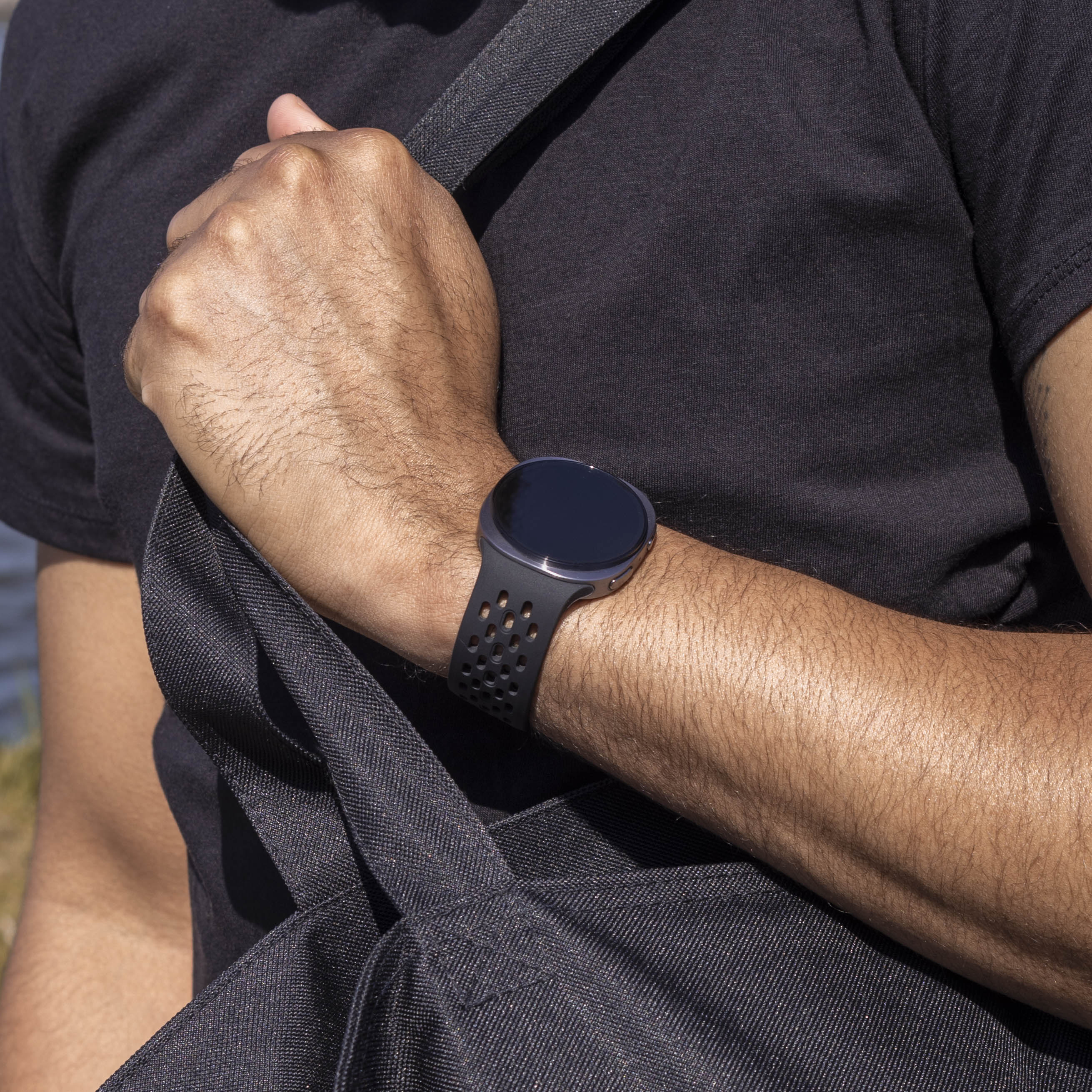 Samsung Galaxy Watch 8 - 44mm Silikonarmband mit Löchern (Schwarz)