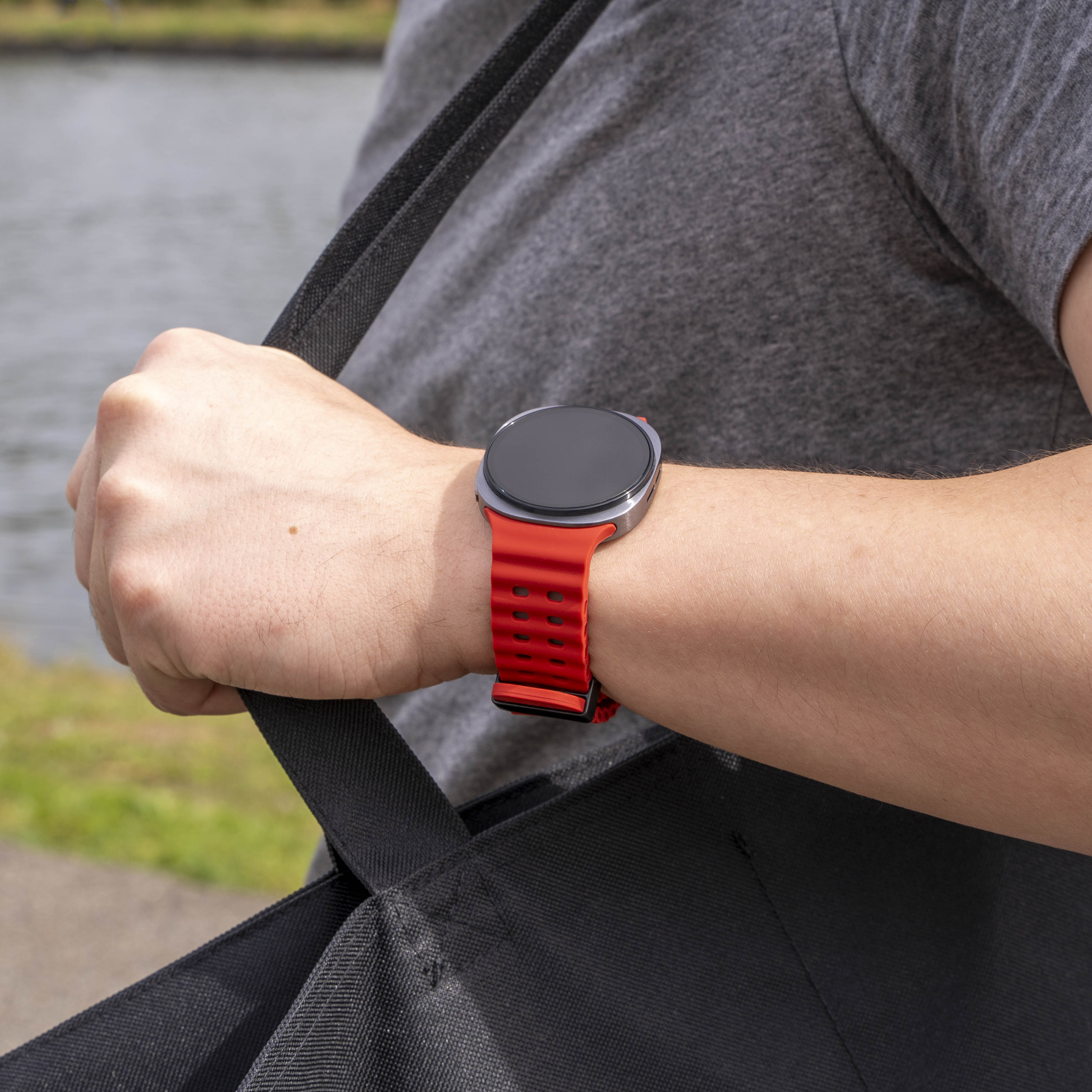 Samsung Galaxy Watch 9 - 44mm Ocean Strap (Red)