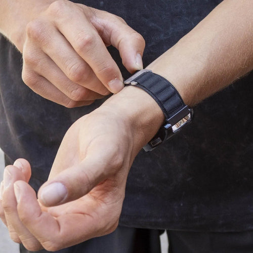 BALR Polar Grit X Alpine Loop Armband (Schwarz)