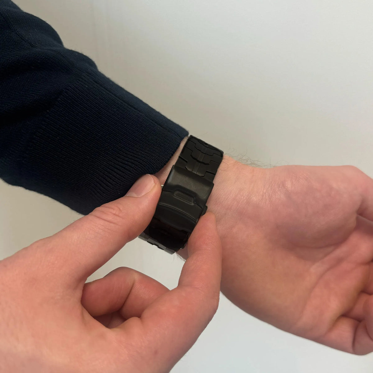 Titanium Strap 'Iron', black, lifestyle photo