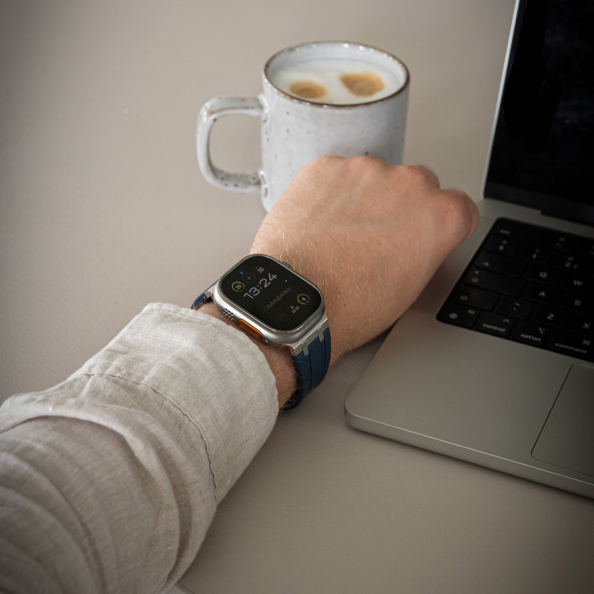 Bandz Apple Watch Ultra Silikonarmband Luxus Liquid (Blau/Silber)