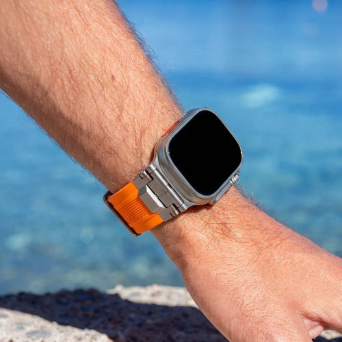 Bandz Apple Watch Armband aus Flüssigsilikon 'Explorer' (Orange mit Titan)