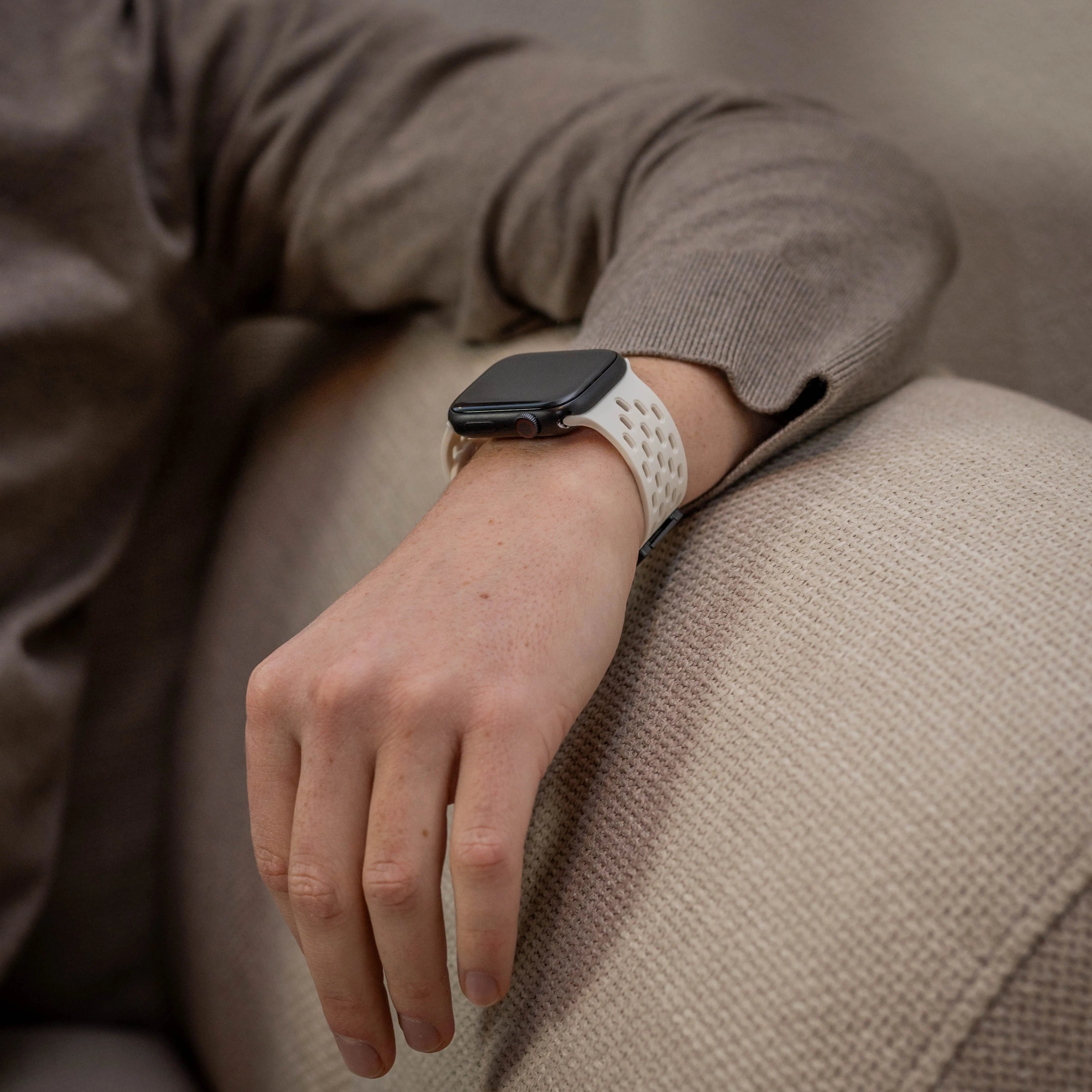 Apple Watch Silicone Air Strap with P-Buckle (White)
